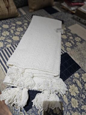 Max Studio Home Textured Decorative Throw with Tassel Edge - NWT